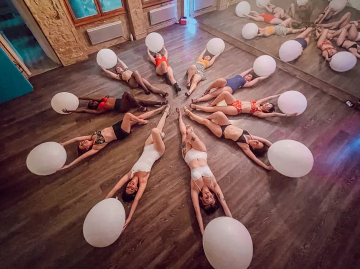 Art Of Tease (Burlesque School) — danse-studio à Terreaux, Lyon — 2