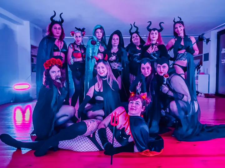 Art Of Tease (Burlesque School) — danse-studio à Lyon — 3