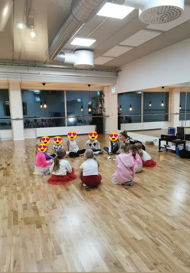 Tanssikoulu STAGE oy — tanssi-studio – Tornio — 3