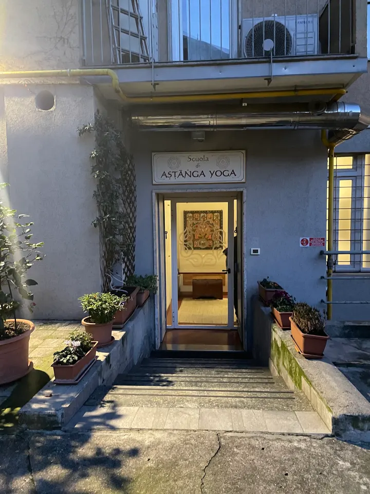 Scuola di Ashtanga Yoga Milano — yoga-studio a Guastalla, Milano — 2