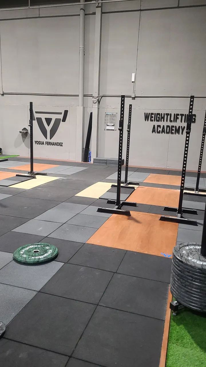 Weightlifting Academy — fuerza-studio en Sant Andreu de la Barca, Barcelona — 2