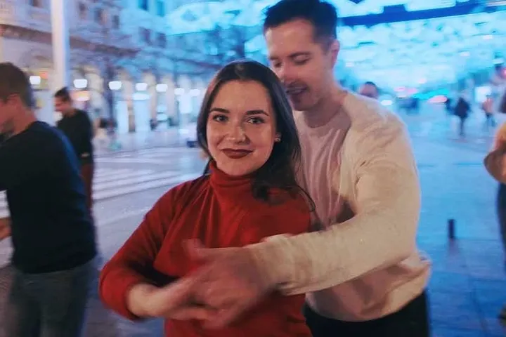 Unibaila Baile: Bachata Y Salsa — baile-studio en Zaragoza — 4