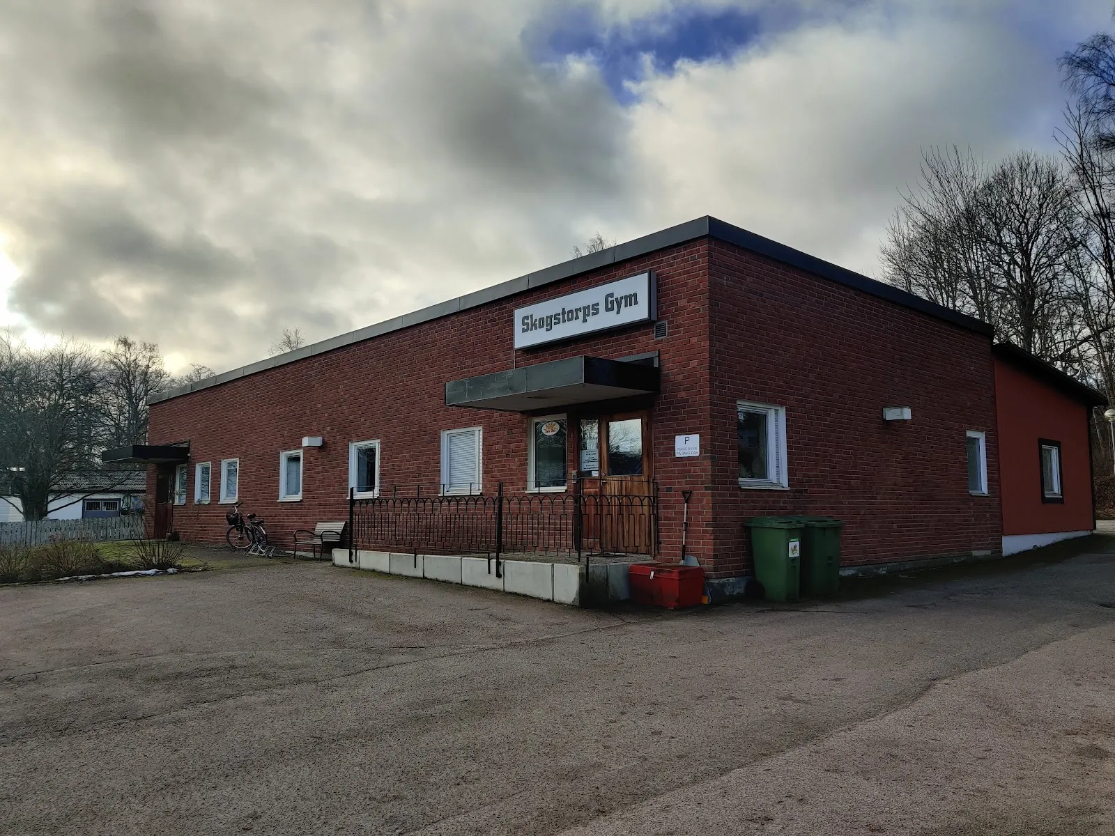 Skogstorps gym — träningsstudio-studio i Skogstorp — bild 2