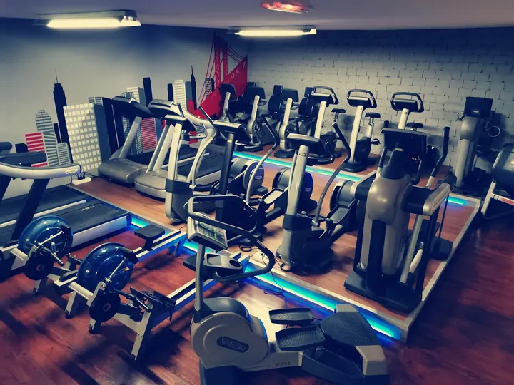 Form Physic Fitness — salle de fitness-studio à Sète — 2
