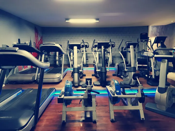 Form Physic Fitness — salle de fitness-studio à Sète — 3