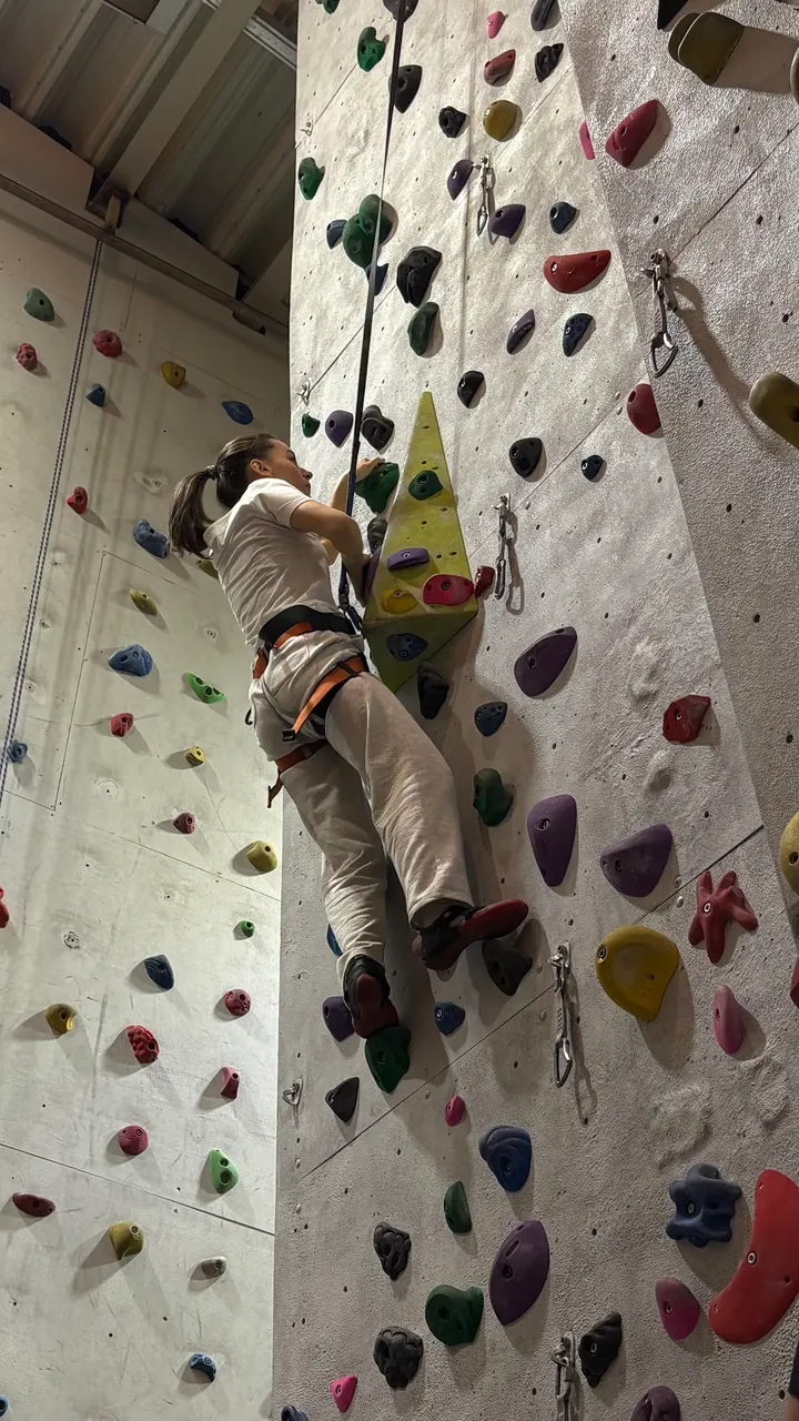 Tau AS Klatrekurs — klatring-studio i Holmen, Nesbru — 2
