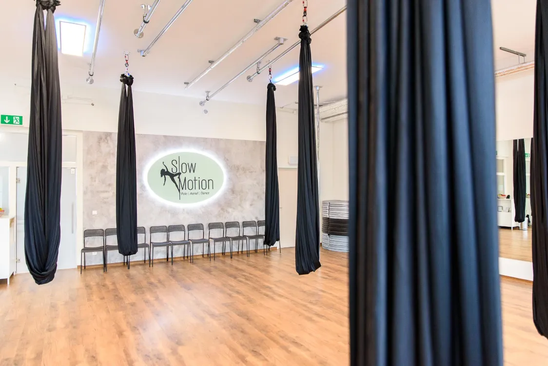Slow Motion — pole fitness-studio in Griesheim — 2