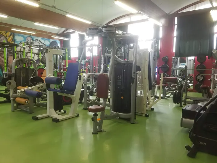Centre Sportif Louis Thevenet — salle de fitness-studio à Saint-Jacques, Clermont-Ferrand — 3