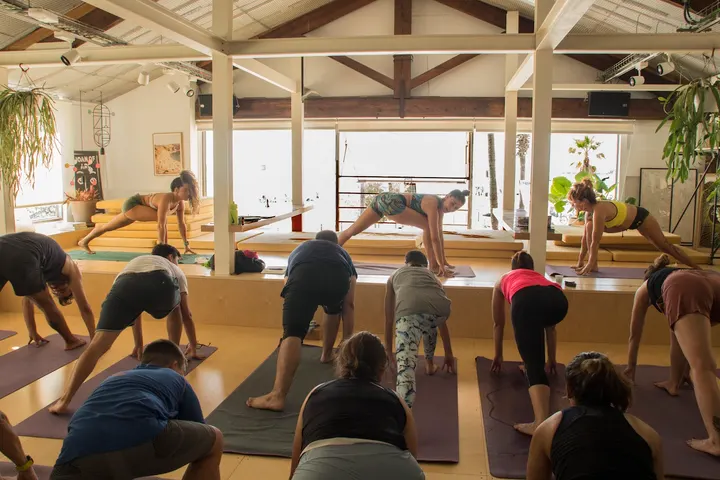 Beach yoga by Andrea Sais — Yoga en Ciutat Vella, Barcelona
