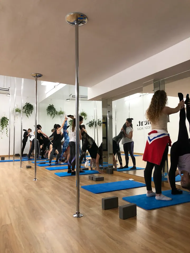 Basement. Body & Pole — pole fitness-studio en l'Eixample, Barcelona — 3