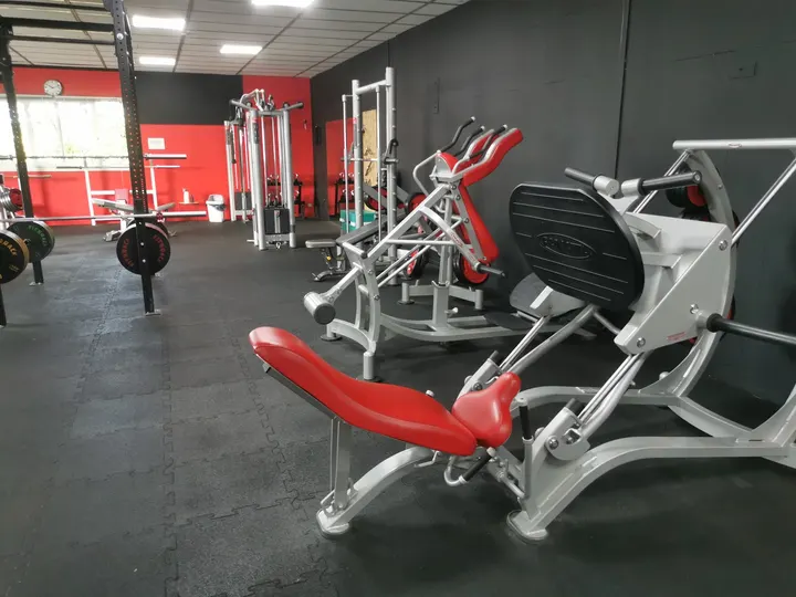 Energym — salle de fitness-studio à Madeleine - Sermandière - Chattière, Fougères — 2