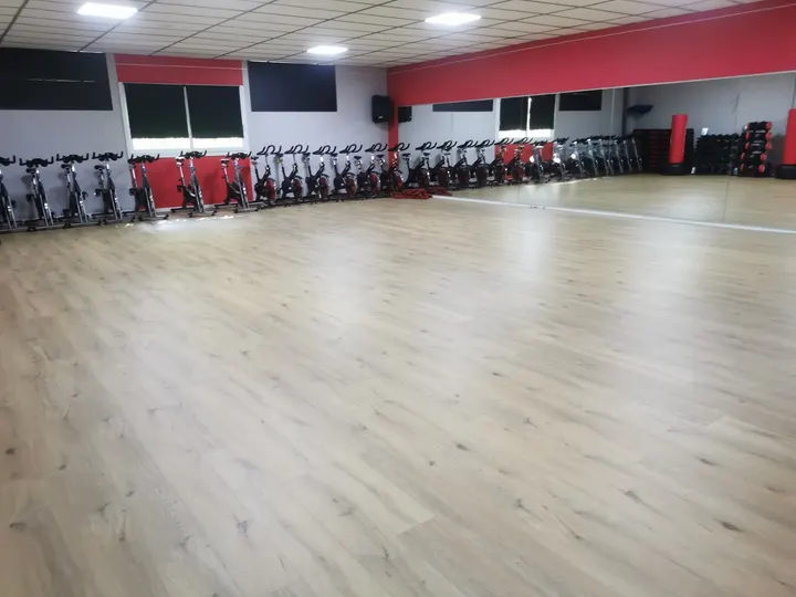 Energym — salle de fitness-studio à Madeleine - Sermandière - Chattière, Fougères — 3
