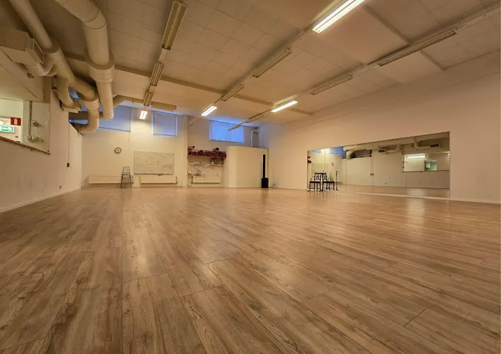 Bachata I Dansskola I Fuego Dance School — Dans i Guldheden, Göteborg