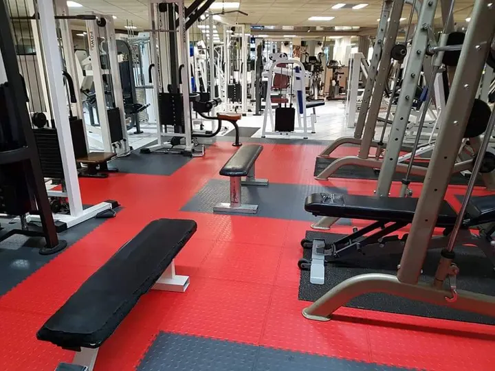 World Gym Center — salle de fitness-studio à Nice — 3