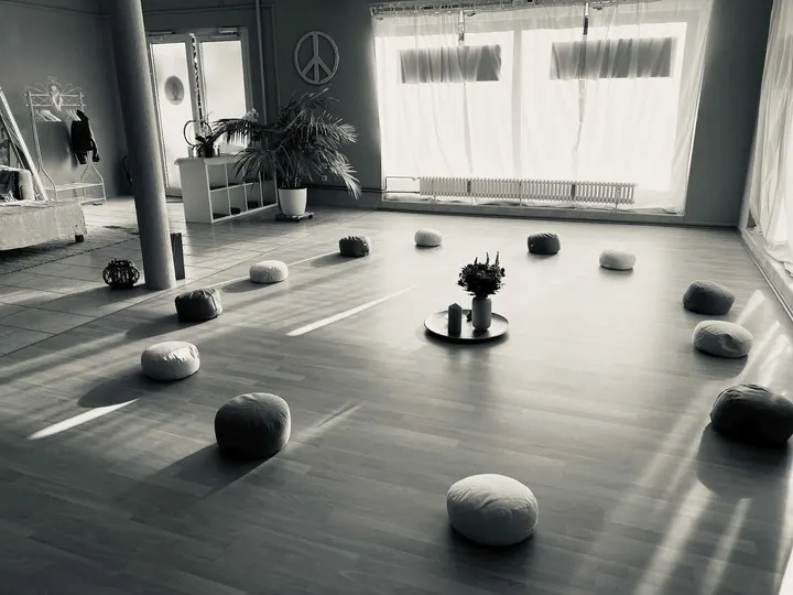 Love More Yoga Lounge — yoga-studio in Jembke — 3