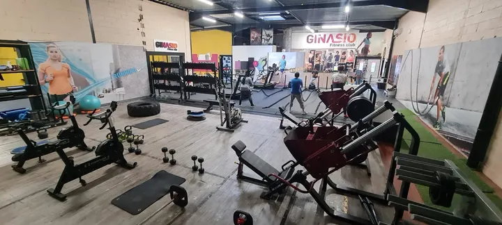 Ginasio — salle de fitness-studio à Combs-la-Ville — 4