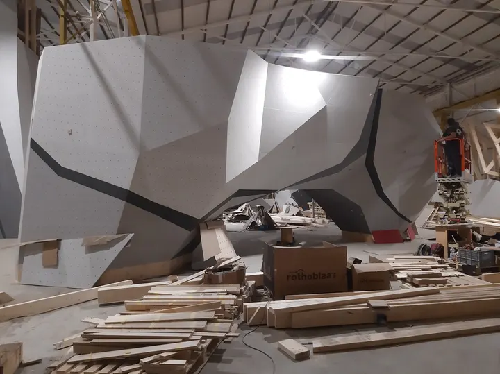 Rocódromo Indoorwall Getafe — Escalada en Cerro de los Ángeles, Getafe