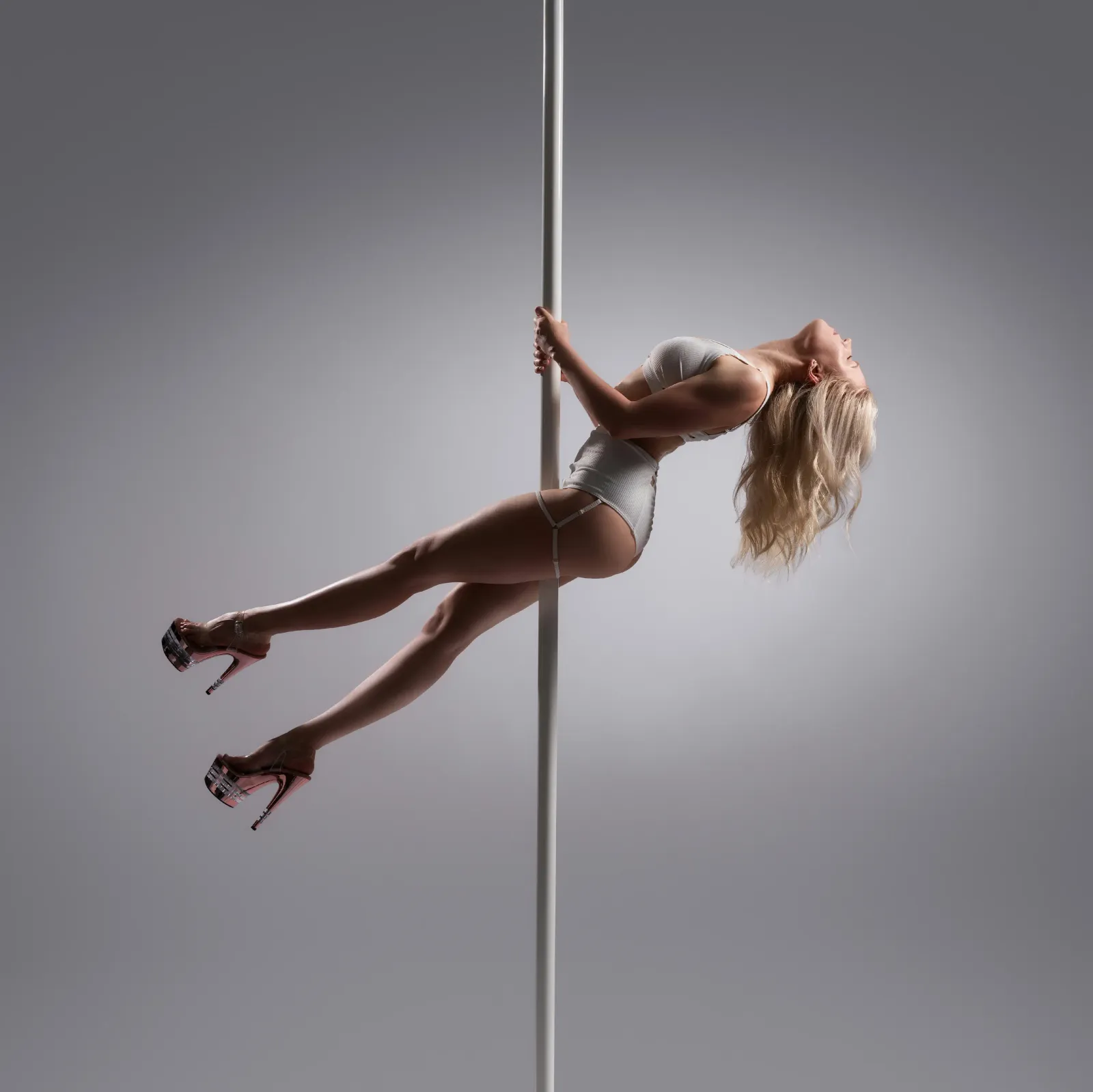 Pole Acrobatics Deggingen — pole fitness-studio i Stuttgart — 2