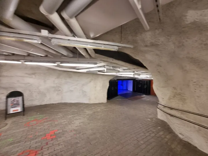 Kannusillanmäen väestönsuoja / Kuntosali 1 — fitnessstudio – Espoo — 5