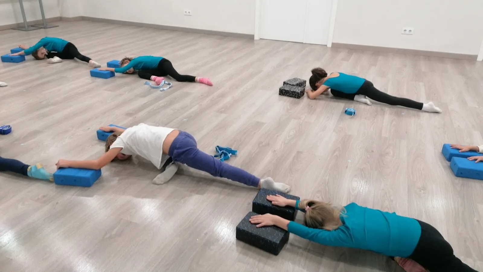Centro Crea, Música Y Danza — baile-studio en Quinto — 4