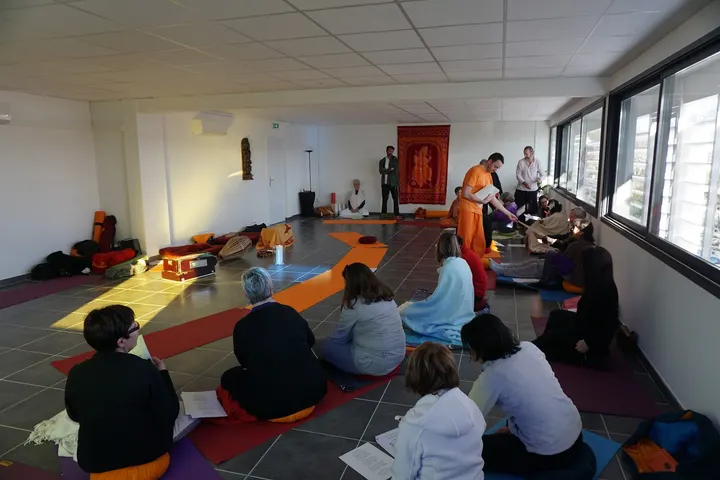 Association Purnata Yoga — Yoga à La Crau
