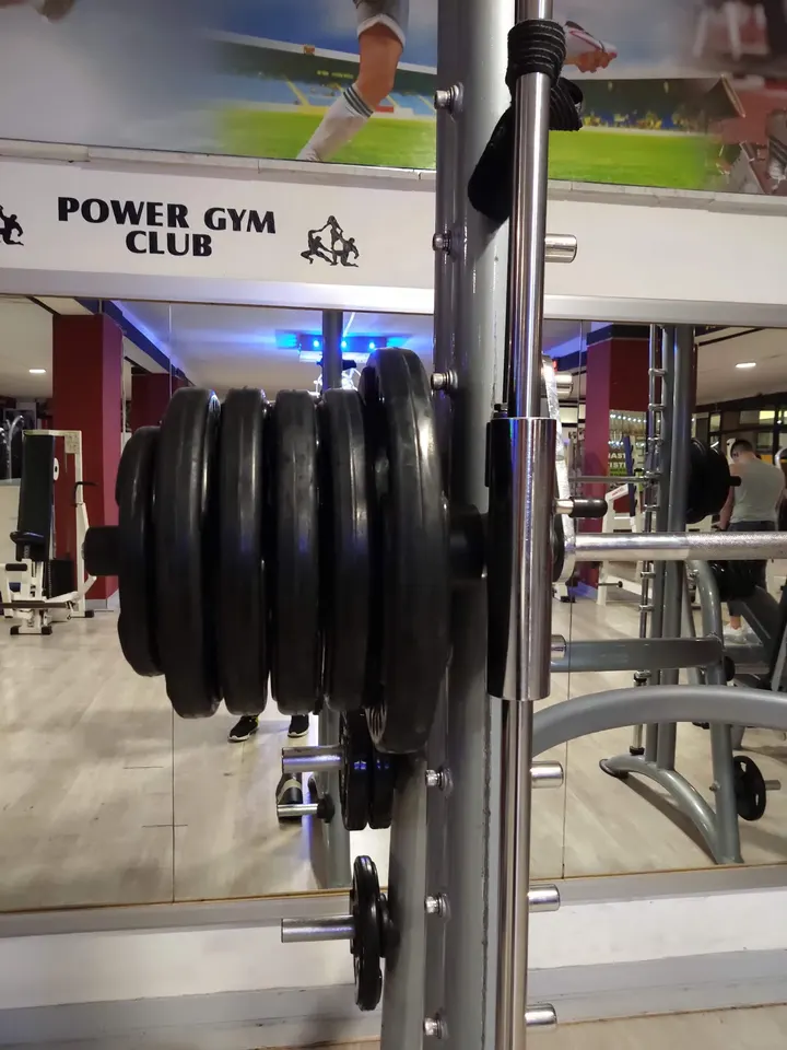 Power Gym Club  Viale Rosemary — palestre-studio a Villaggio Coppola-Pinetamare, Castel Volturno — 3