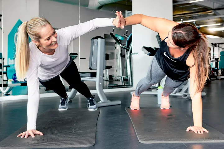 Ave — PT-studio i Holing, Herning