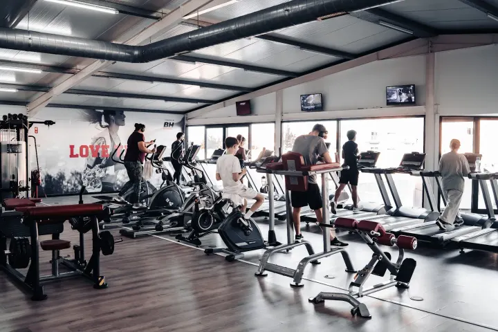 LFitness Health Club Oliveira do Bairro — Ginásio em Oliveira do Bairro