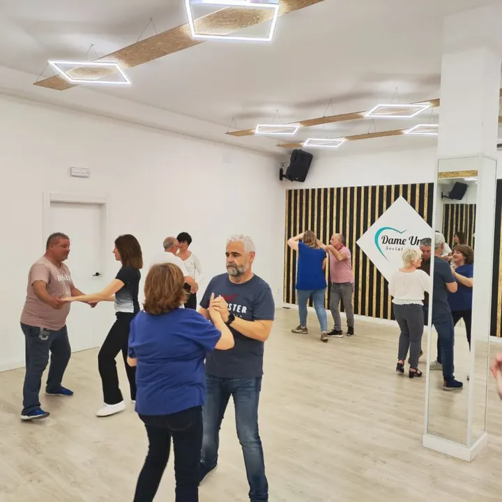 Dame Una Social Dance — baile-studio en Lleida — 4
