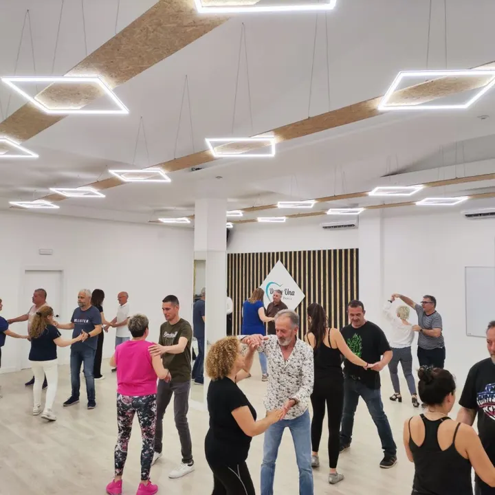 Dame Una Social Dance I Escola de ball a Lleida — wellness-studio i Lleida