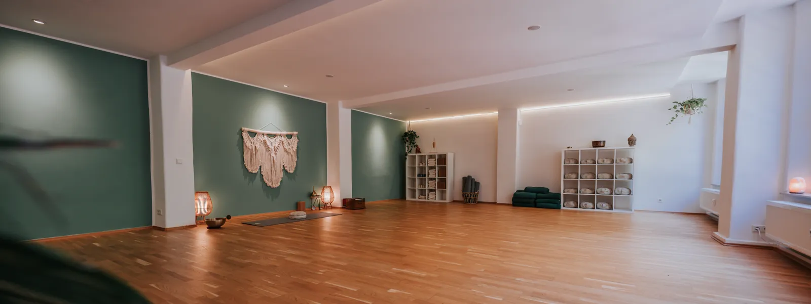 Ayouma - Yoga, Movement & Expression — yoga-studio i Nürnberg — 2