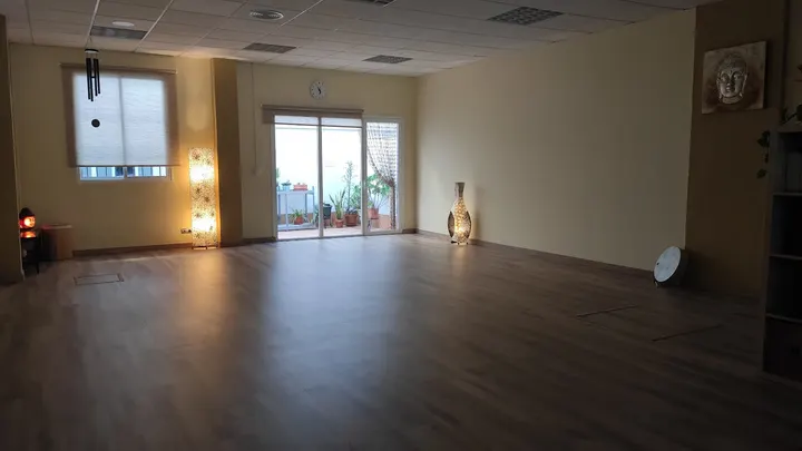 La Esencia De Laura Yoga — yoga-studio en Sevilla — 5