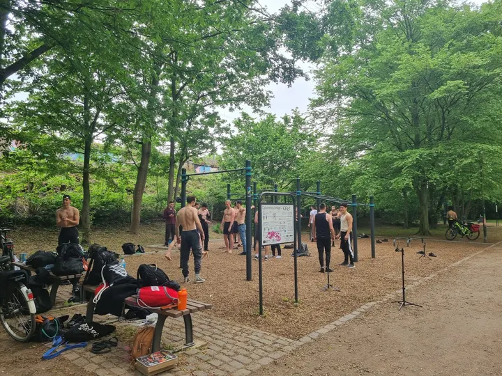 Calisthenics Anlage Düsseldorf Volksgarten — calisthenics-studio in Oberbilk, Düsseldorf — 3