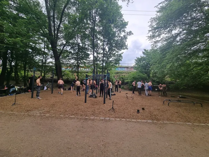 Calisthenics Anlage Düsseldorf Volksgarten — calisthenics-studio in Düsseldorf — 3