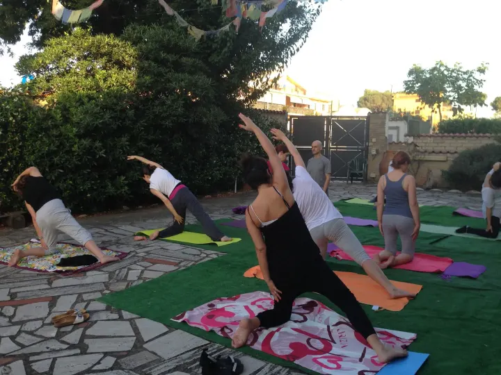 Sole a Mezzanotte Centro e Scuola di Formazione — yoga-studio a Roma — 3