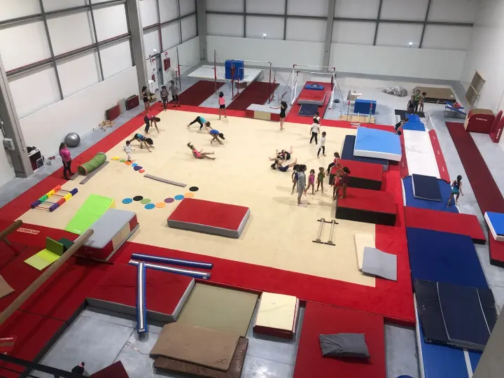 Escola de Ginástica de Gaia — ginásio-studio em Oliveira do Douro, Porto — 2