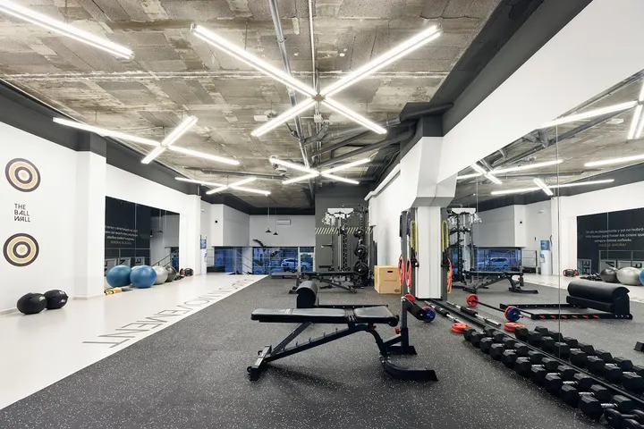 THE TEAM HOME - Poblenou — entrenamiento personal-studio en Sant Martí, Barcelona — 2
