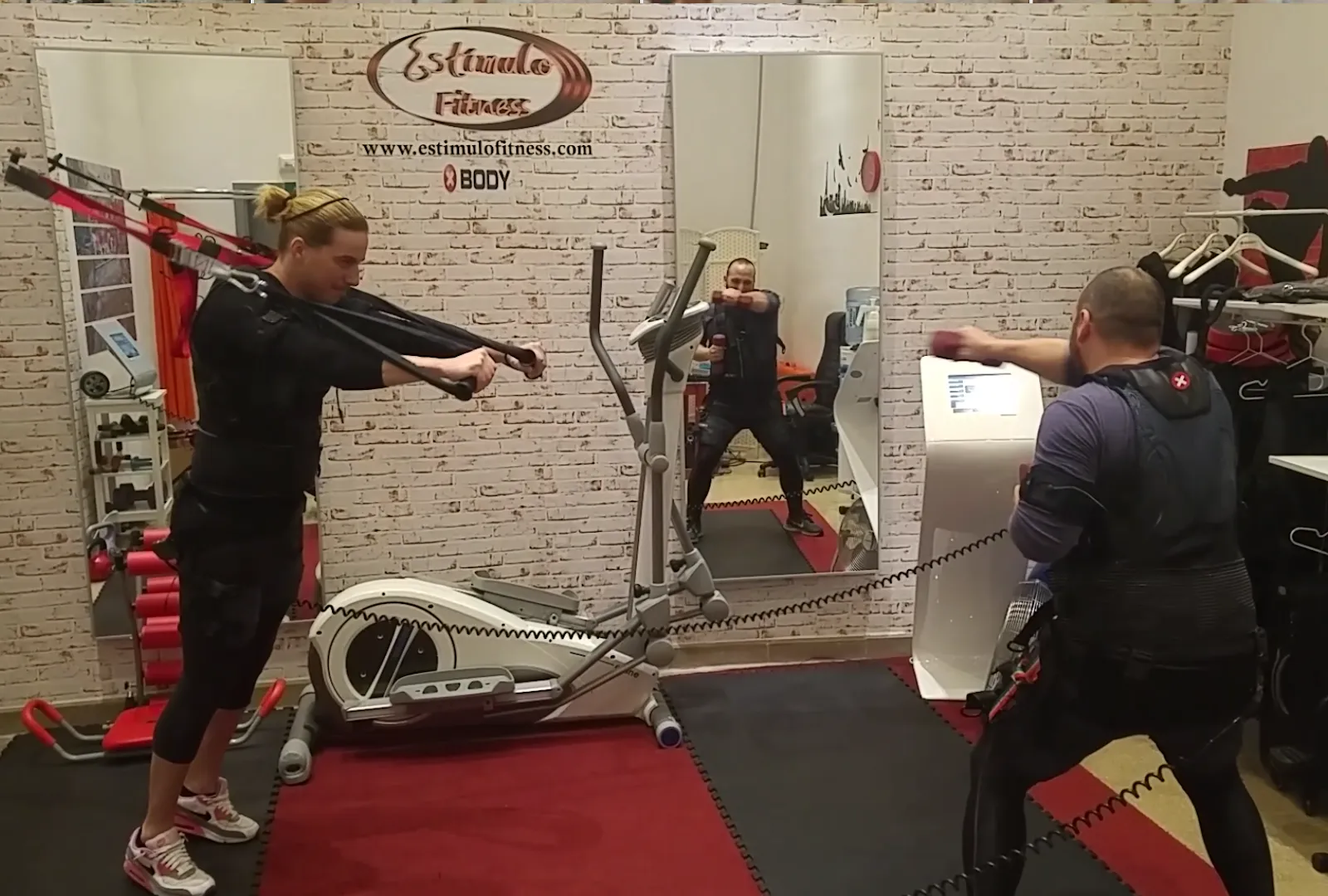 Wellness Estímulo. (Masajes Málaga, Electroestimulación Málaga, Entrenamiento Personal Málaga). — entrenamiento personal-studio en Málaga — 4