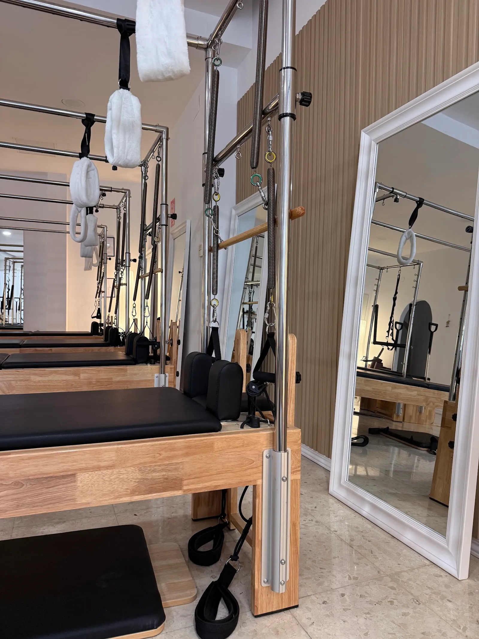 PILATES AND CARE — pilates-studio en Estepona — 3