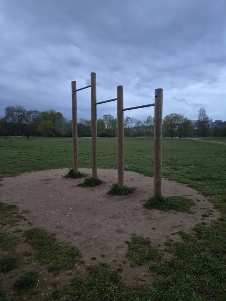 Barres de traction — callisthénie-studio à La Feyssine, Villeurbanne — 2