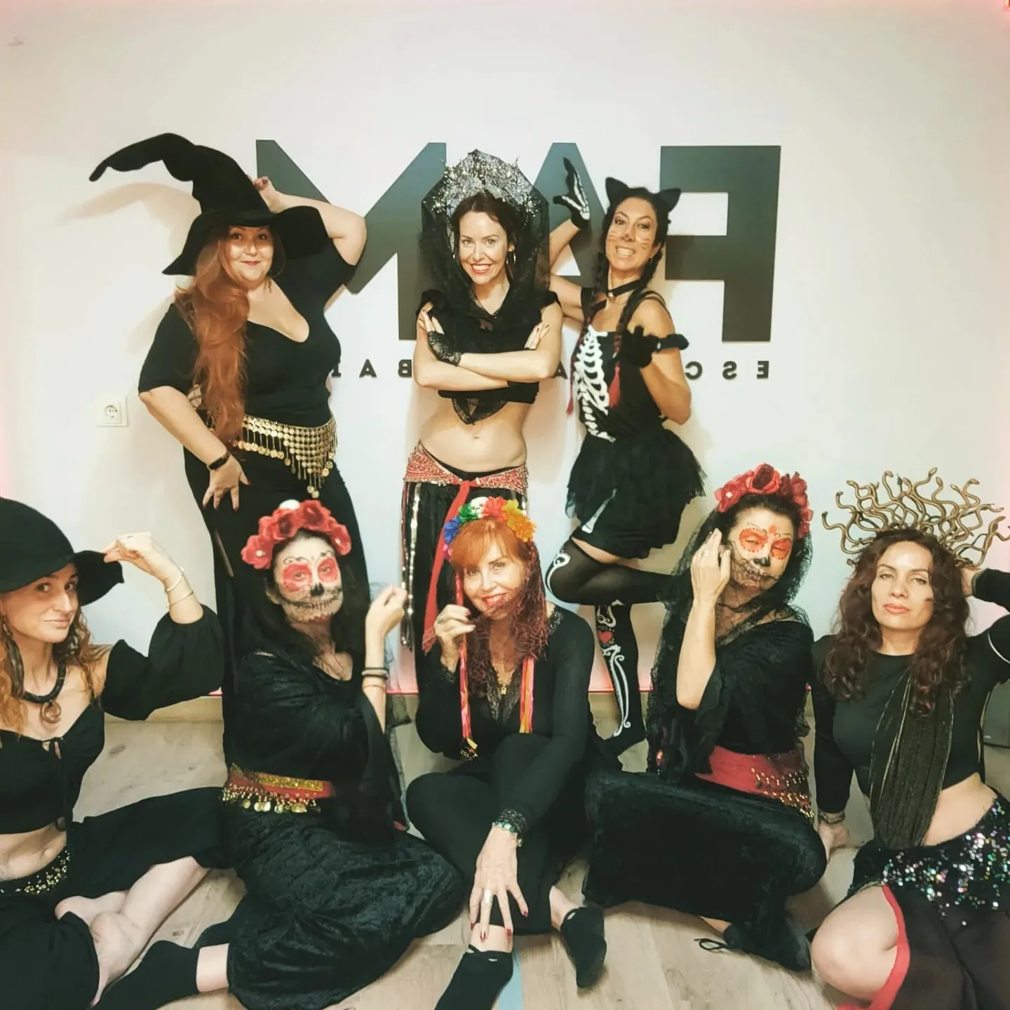 Escuela Irene Aivar: Danzas y viajes a Oriente — baile-studio en Marbella — 5