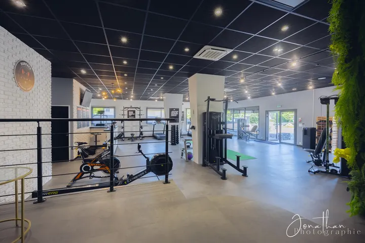 Surface Coach Les Picolets — Salle de fitness aux Picolets, Péronnas