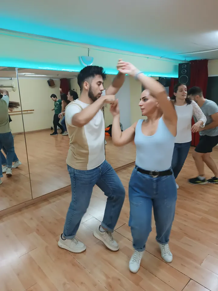 Academia Salsabana - Salsa y Bachata — baile-studio en Sants-Montjuïc, Barcelona — 3