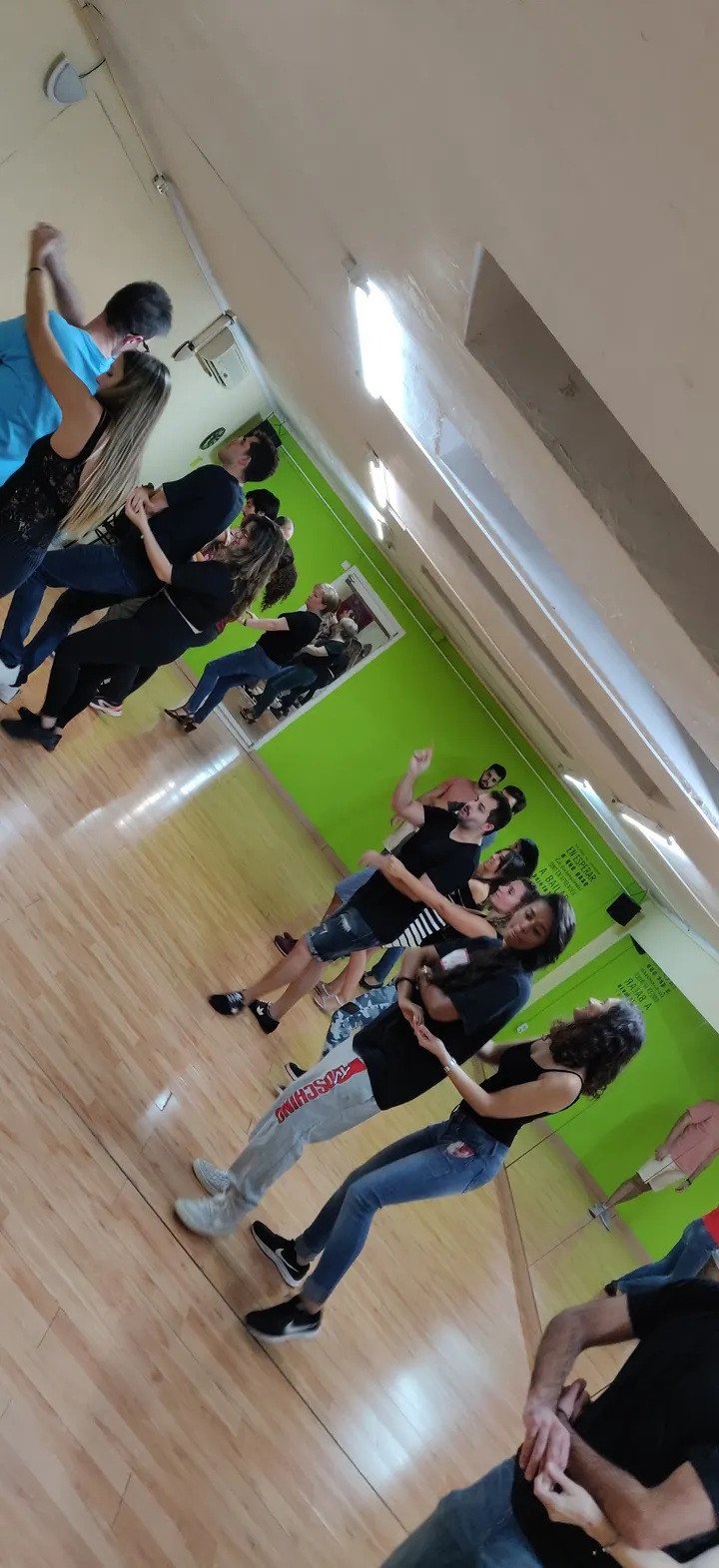 Academia Salsabana - Salsa y Bachata — baile-studio en Barcelona — 4