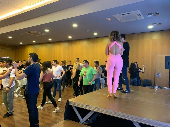 Academia Salsabana - Salsa y Bachata — baile-studio en Barcelona — 5