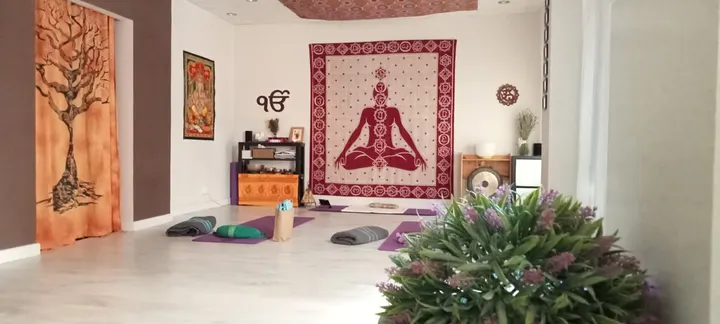 Sangat. Centro de Yoga — Yoga en Casco Antiguo, Alcorcón