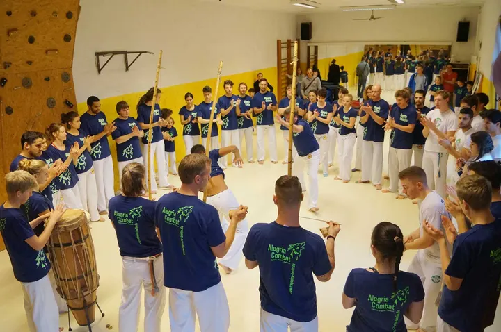 Capoeira in La Caminada Canguru — Dance in Kreuzberg, Berlin