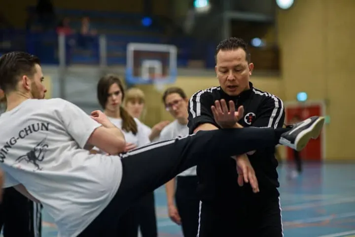 Associatie Wing-Chun Kung-Fu — vechtsport-studio in Fortuinwijk, Leiden — 2