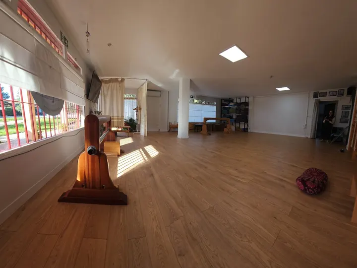Profesor De Yoga Y Técnicas De Meditación. — yoga-studio en Los Molinos — 2