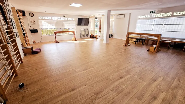 Profesor De Yoga Y Técnicas De Meditación. — yoga-studio en Los Molinos — 3
